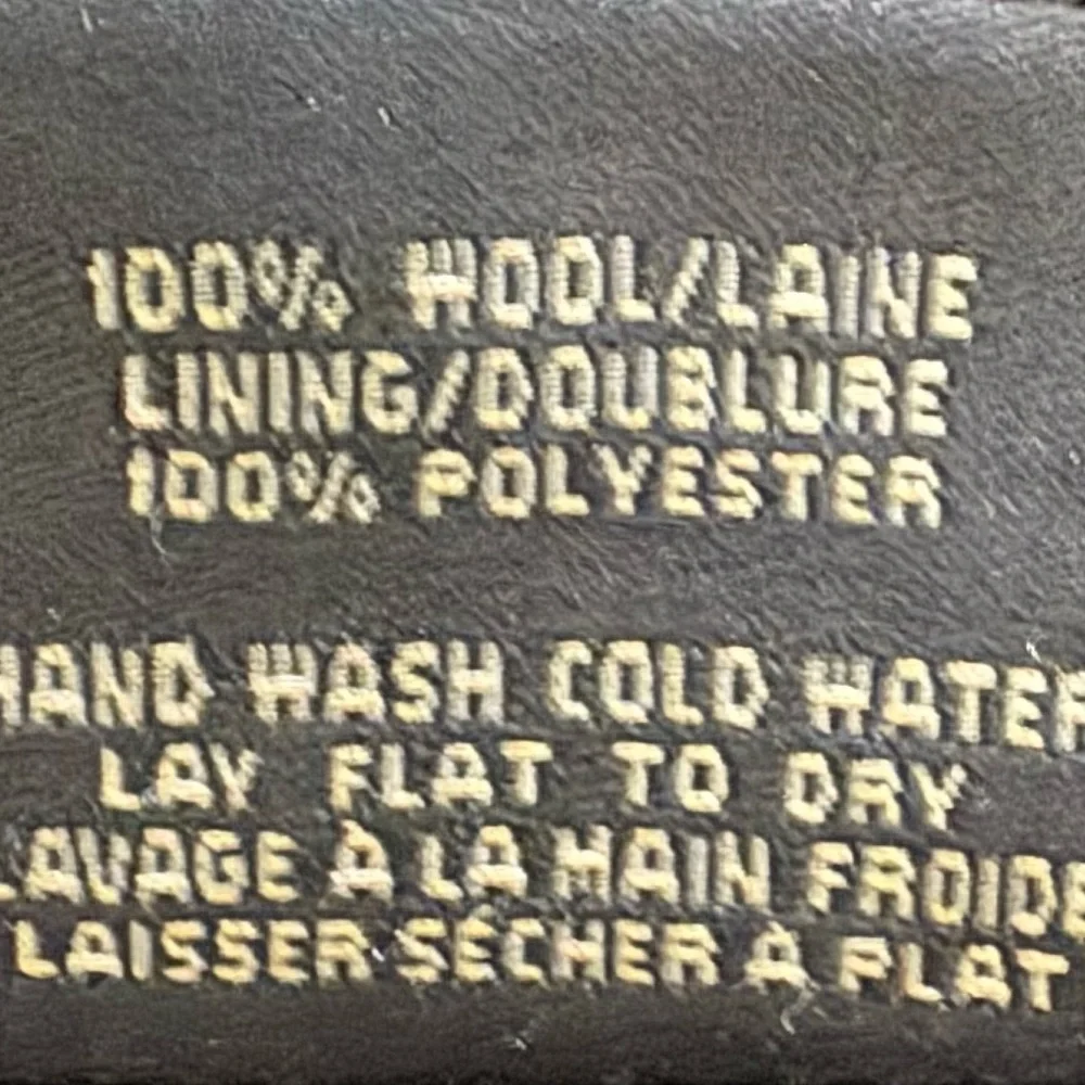 Everest Designs 100% Wool Multicolor Knit Beanie with Pom - Picture 3 of 3